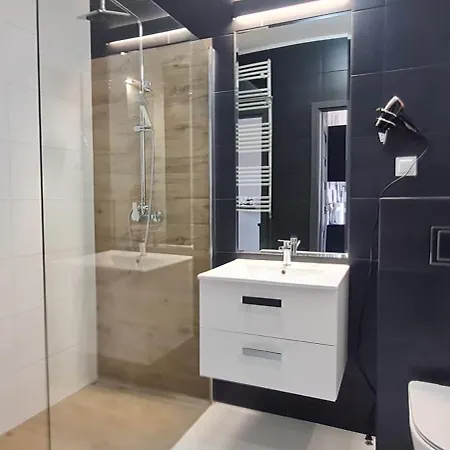 Metro Modern Apartament *